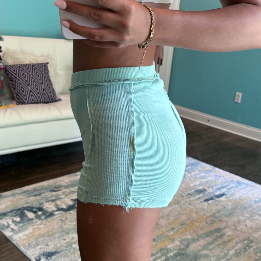 Comfy spandex shorts
Size medium
Worn once